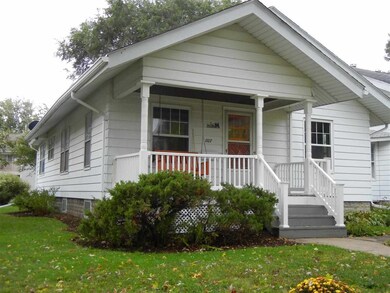 807 Grand Ct, Davenport, IA 52803 - photo 2