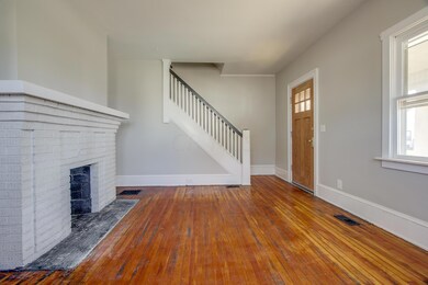 552 E Cecil (9)