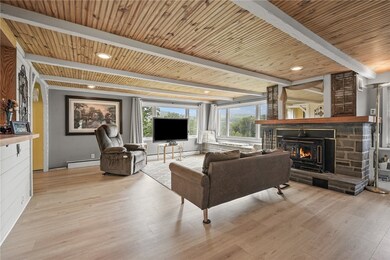 Main unit living room