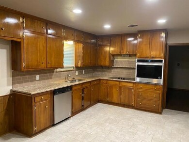 624 W Cheryl Ave, Hurst, TX 76053 - photo 3