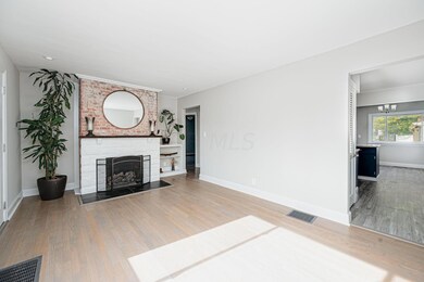 7-web-or-mls-3259 Kenyon Dr 007