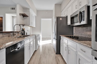 3678 Hidden Dr unit 601, San Antonio, TX 78217 - photo 2