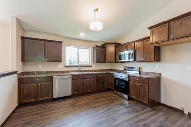 1902 Holly Meadow Ave SW, Cedar Rapids, IA 69808 - photo 3