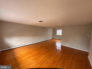 604 Baldwin Ave, Norristown, PA 19403 - photo 3