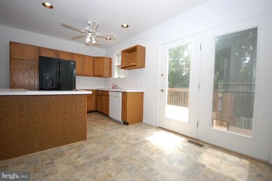 86 Victoria Square, Frederick, MD 21702 - photo 3