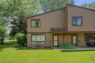 26749 Lake of the Falls Blvd, Olmsted Falls, OH 44138 - photo 2