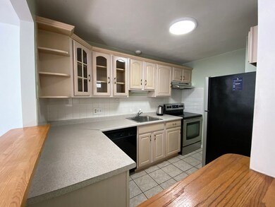 500 Governors Dr unit 27, Winthrop, MA 02152 - photo 2