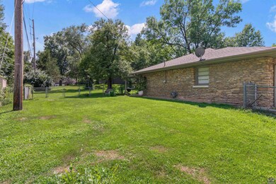 1515 SW 27th St, Topeka, KS 66611 - photo 3