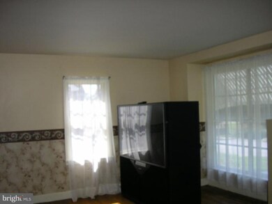 309 Commerce St, Waynesboro, PA 17268 - photo 6