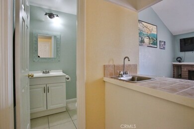 Bathroom downstairs 1/2