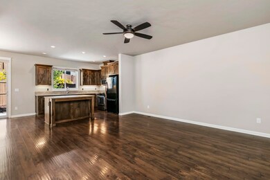 20720 NE Sierra Dr, Bend, OR 97701 - photo 5