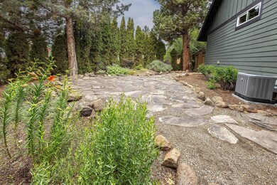 side garden2