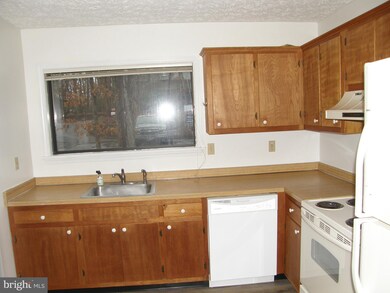 23337 Red Oak Ct, California, MD 20619 - photo 5