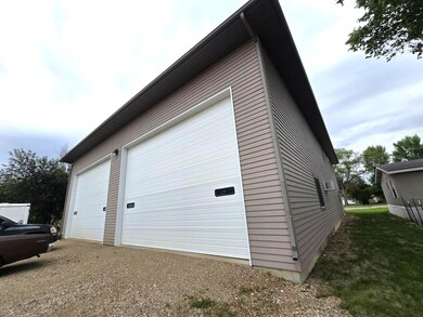 412 E 3rd St, Miller, SD 57362 - photo 7