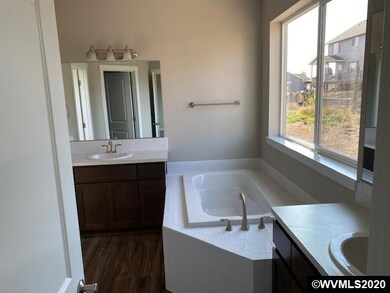 2956 NE Trask Ln, Albany, OR 97321 - photo 4