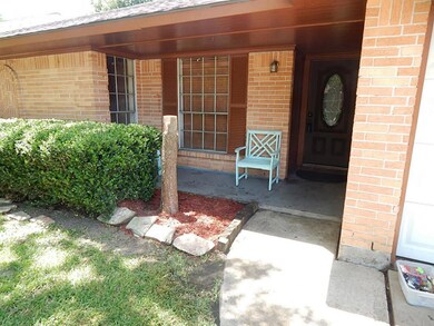 11038 Caribbean Ln, Houston, TX 77089 - photo 2