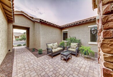 105-FrontCourtyard_2