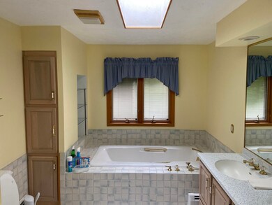 KARSLAKE FULL BATH