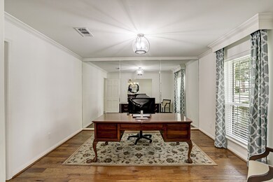 13519 Queensbury Ln, Houston, TX 77079 - photo 7