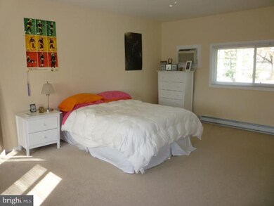 1006 Croton Dr, Alexandria, VA 22308 - photo 5