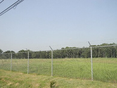 10906 Hirsch Rd, Houston, TX 77016 - photo 7