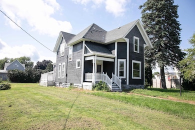 705 Crisman St, Dysart, IA 52224 - photo 2