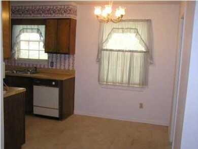 Kitchen Eating Area