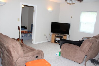747 #1 Living Room
