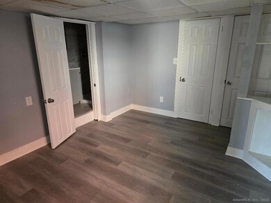 22 E Dover St unit B south, Waterbury, CT 06706 - photo 2