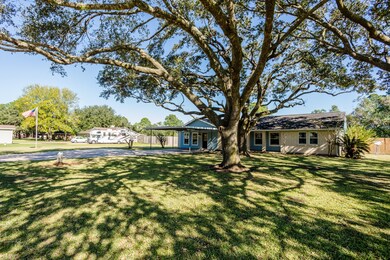 3082 County Road 536, Alvin, TX 77511 - photo 2