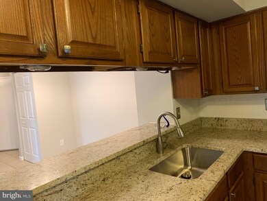 12205 Saint Peter Ct unit F, Germantown, MD 20874 - photo 7