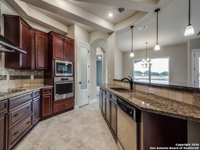 118 Parlin Ln, Fredericksburg, TX 78624 - photo 7