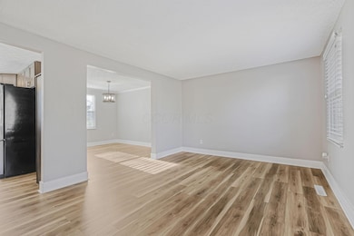 1635 Tendril Ct, Columbus, OH 43229 - photo 7