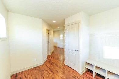 943 SW 25th Ln, Redmond, OR 97756 - photo 4