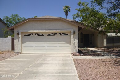 2966 E Laurel