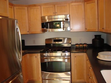 31 Bangs St unit B, Provincetown, MA 02657 - photo 5