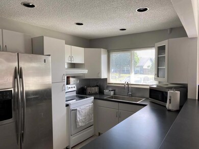 741 SW 1st Kit3