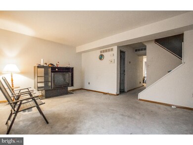 617 Lockhaven Ct, Newark, DE 19702 - photo 2