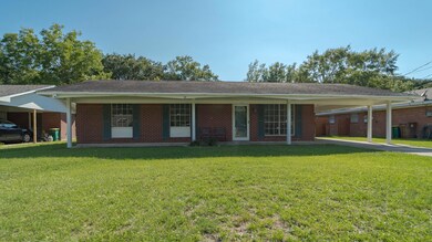 102 Lassere Cir, Long Beach