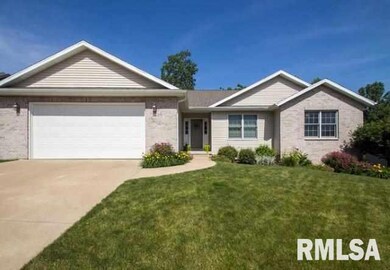 4612 N Sturdevant St, Davenport, IA 52806 - photo 3