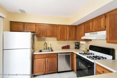13 Colonial Ct Jackson NJ-small-008-5-4M