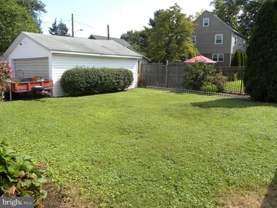143 E Roland Rd, Brookhaven, PA 19015 - photo 7