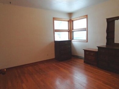 9047 Pettit Dr, Highland, IN 46322 - photo 6