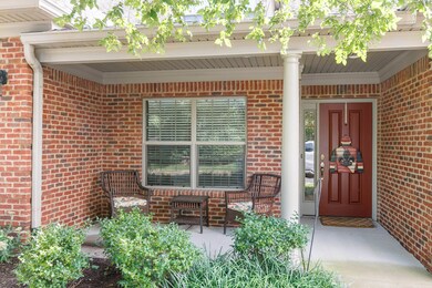 3209 Brittany Pointe Ln, Louisville, KY 40220 - photo 3