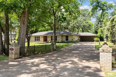 103 N Gordon Dr, Crockett, TX 75835 - photo 2