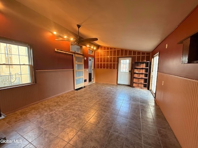 152 E State St unit Ext, Gloversville, NY 12078 - photo 7