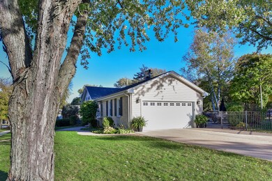 164 Tanoak Ln, Naperville, IL 60540 - photo 2