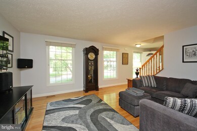 9509 Dawnblush Ct, Columbia, MD 21045 - photo 6