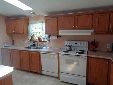 222 Cedar St, Millinocket, ME 04462 - photo 5