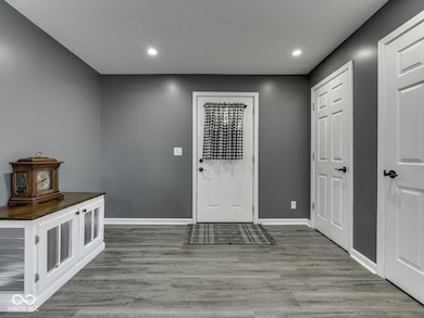 730 N Forsythe St, Franklin, IN 46131 - photo 4